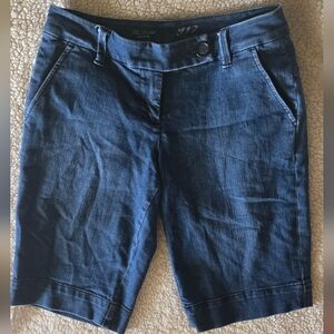 The Limited Women's 917 Dark Blue Women's Bermuda Shorts Size 4